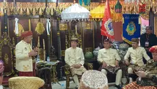 Jokowi Terima Gelar Adat Baginda Pemuka Bangsa di Lampung
