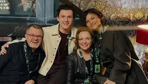 Potret Langka Zendaya Kumpul Bareng Calon Mertua dan Ipar, Hangat dengan Ortu Tom Holland