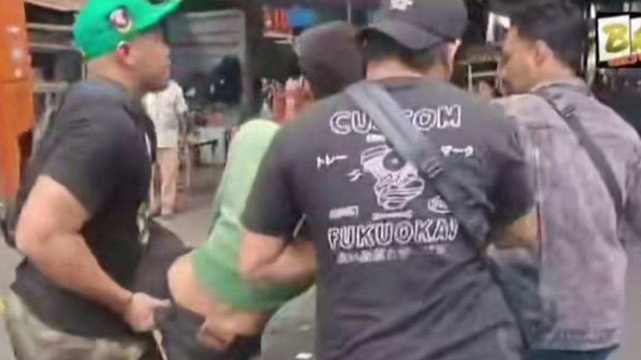 Viral Juru Parkir Getok Pengunjung Tanah Abang Tarif Rp60.000 Ditangkap Polisi, Sampai Digotong 3 Orang