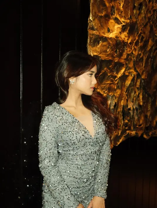 <p>Fuji An dengan dress mewah [Instagram/fuji_an]</p>