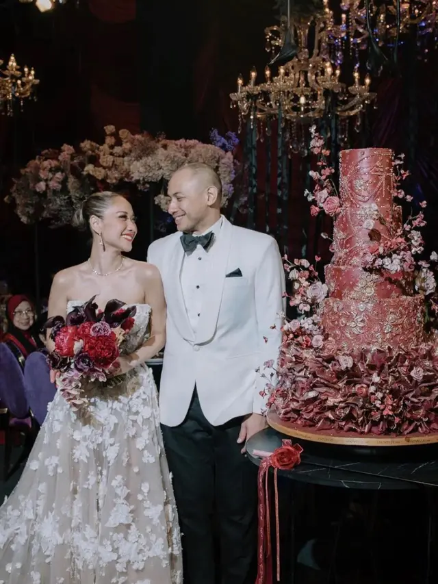 Kue Pernikahan Bunga Citra Lestari