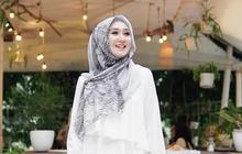 Cara Melipat Jilbab Segi Empat Agar Dipakai Tetap Rapi, Begini Langkahnya