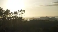 Pemandangan Kota Labuan Bajo dari Parapuar, kawasan pariwisata terpadu di Labuan Bajo. (dok. BPOLBF)