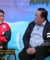 Kakak-adik Rano Karno dan Suti Karno menceritakan kenangan tak terlupakan ketika masih di masa sulit.  Tinggal di gang sempit, hingga makan sepiring berlima. Sedangkan Suty Karno mengaku penah terjebur di got saat sudah pakai baju lebaran satu satunya. [Youtube/TRANS TV Official]