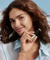Melalui rangkaian kecantikan terbarunya, bareMinerals memadukan kemudahan penggunaan, hasil akhir natural, dan kandungan yang dirancang untuk mendukung kelembapan serta perlindungan kulit. (Foto/Dok: bareMinerals)