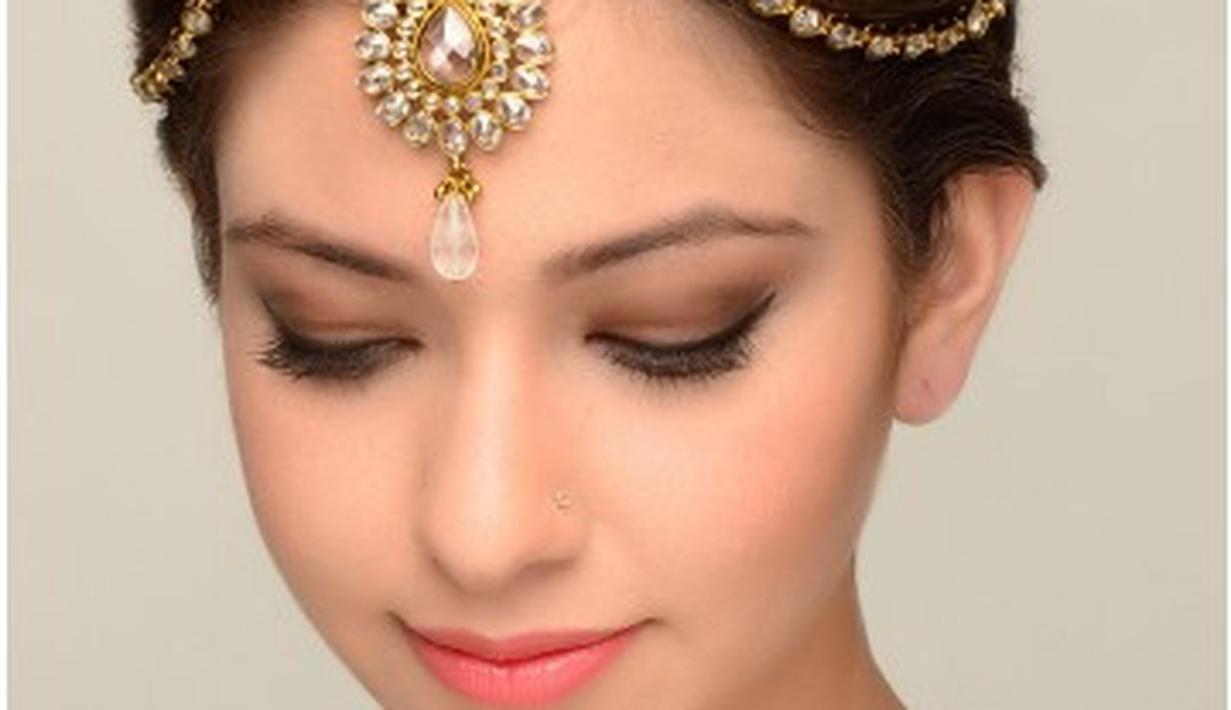 Cantiknya Berbagai Perhiasan Kepala Ala India Fimela Fimelacom