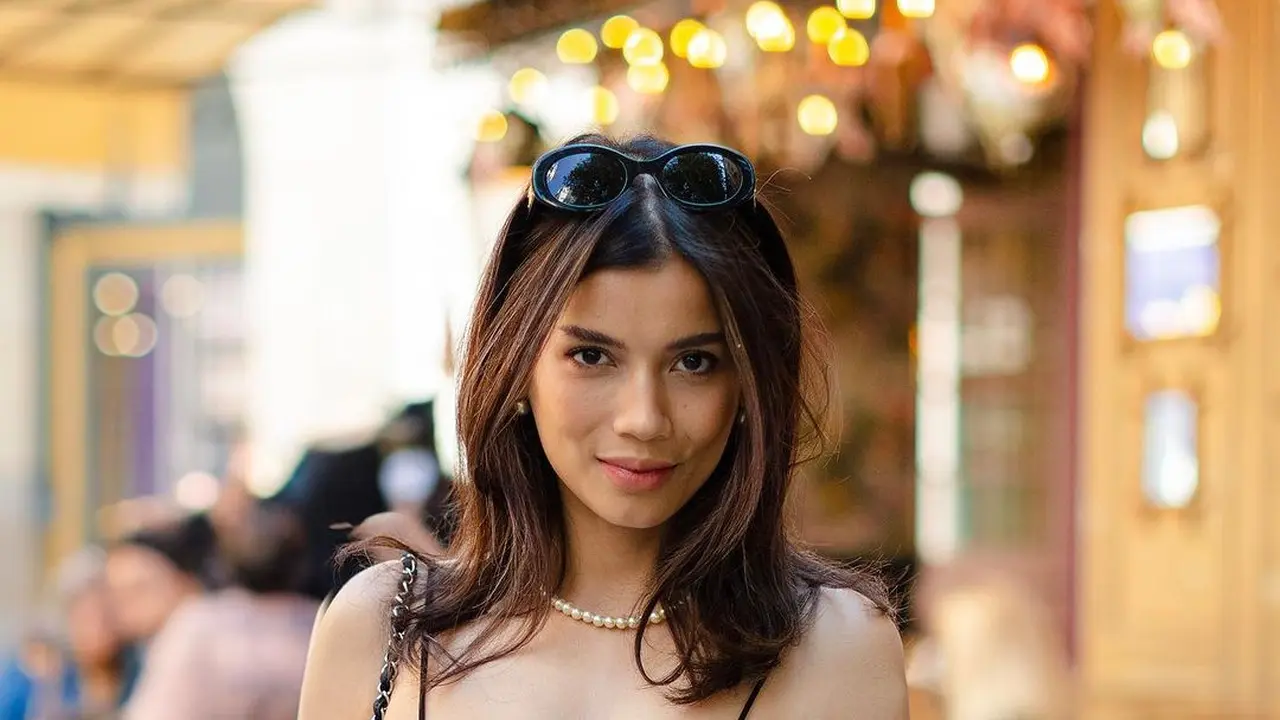 Inspirasi outfit classic dan modern dari Sabrina Chairunnisa yang bisa kamu tiru.
