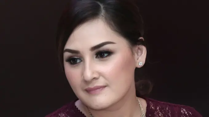 [Bintang] Mona Ratuliu