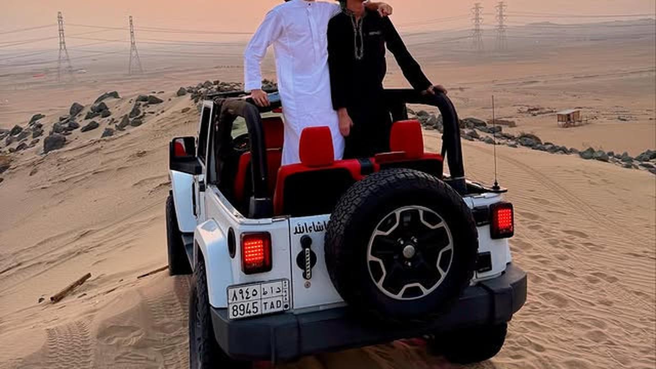Kenakan Jubah dan Sorban, 7 Potret Eddy Meijer Anak Maudy Koesnaedi di Gurun Pasir bak Pangeran Dubai