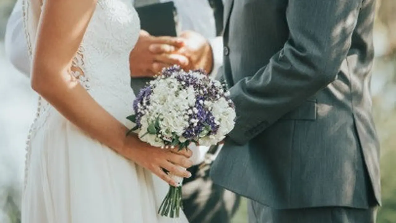 Ilustrasi pengantin.