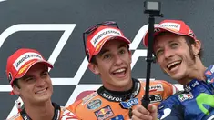 Video rangkuman momen-momen indah MotoGP yang terjadi pada musim 2015.