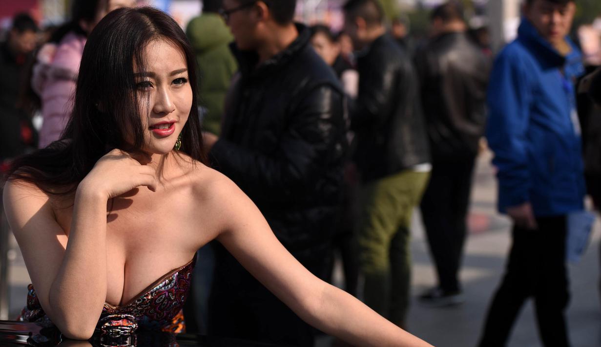 Ini Gadis Cantik Pemilik Payudara Terindah di Tiongkok 