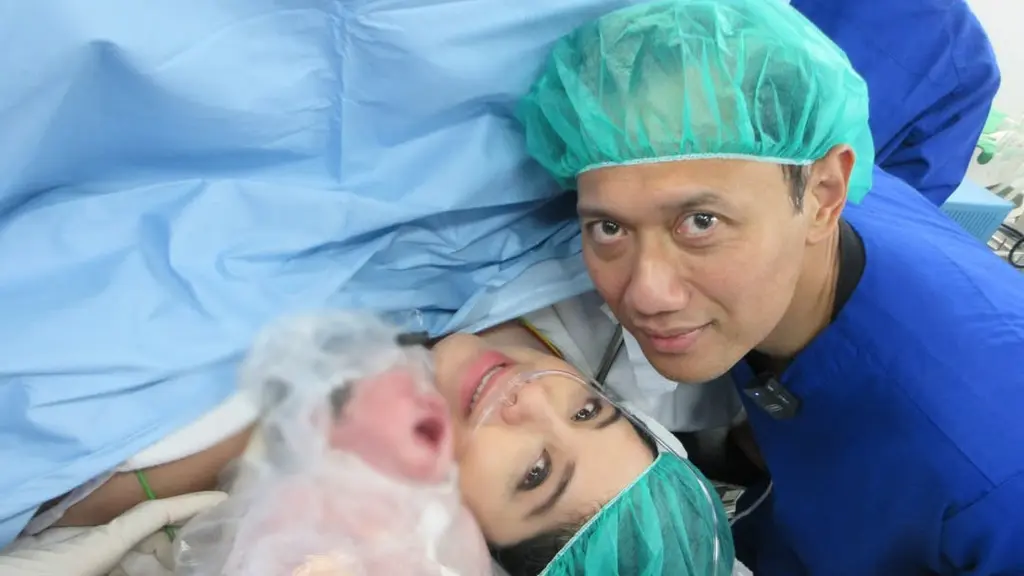 Annisa Pohan melahirkan anak kedua dengan wajah berseri (@agusyudhoyono)