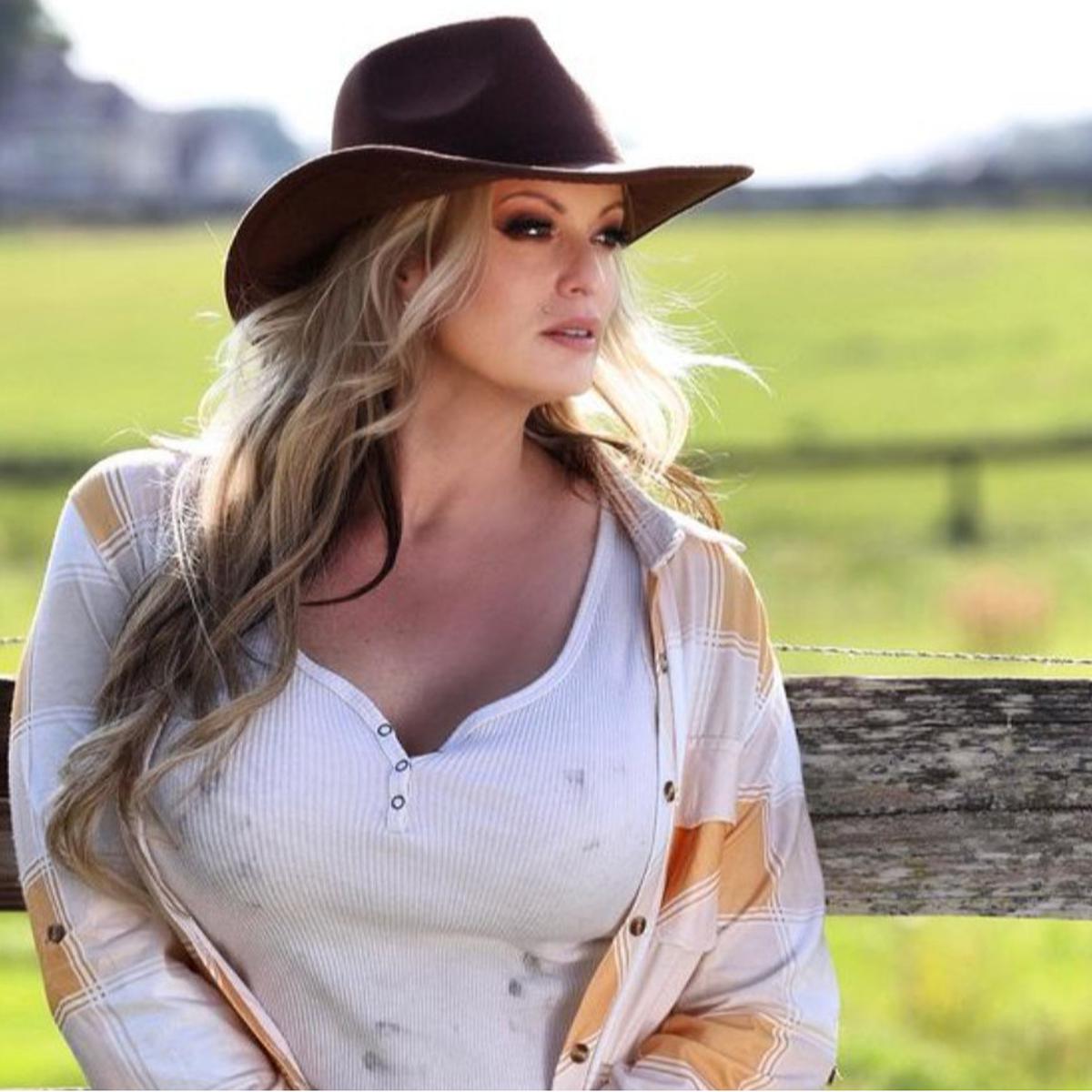 Bintang porno Stormy Daniels yang mengaku pernah jadi selingkuhan Donald Trump.