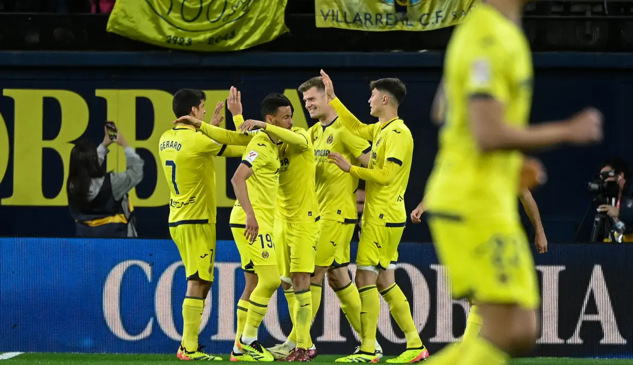 Villarreal baru bisa menyamakan kedudukan pada menit ke-50 setelah Alexander Sorloth berhasil melesakkan bola ke gawang Atletico Madrid. (JOSE JORDAN/AFP)