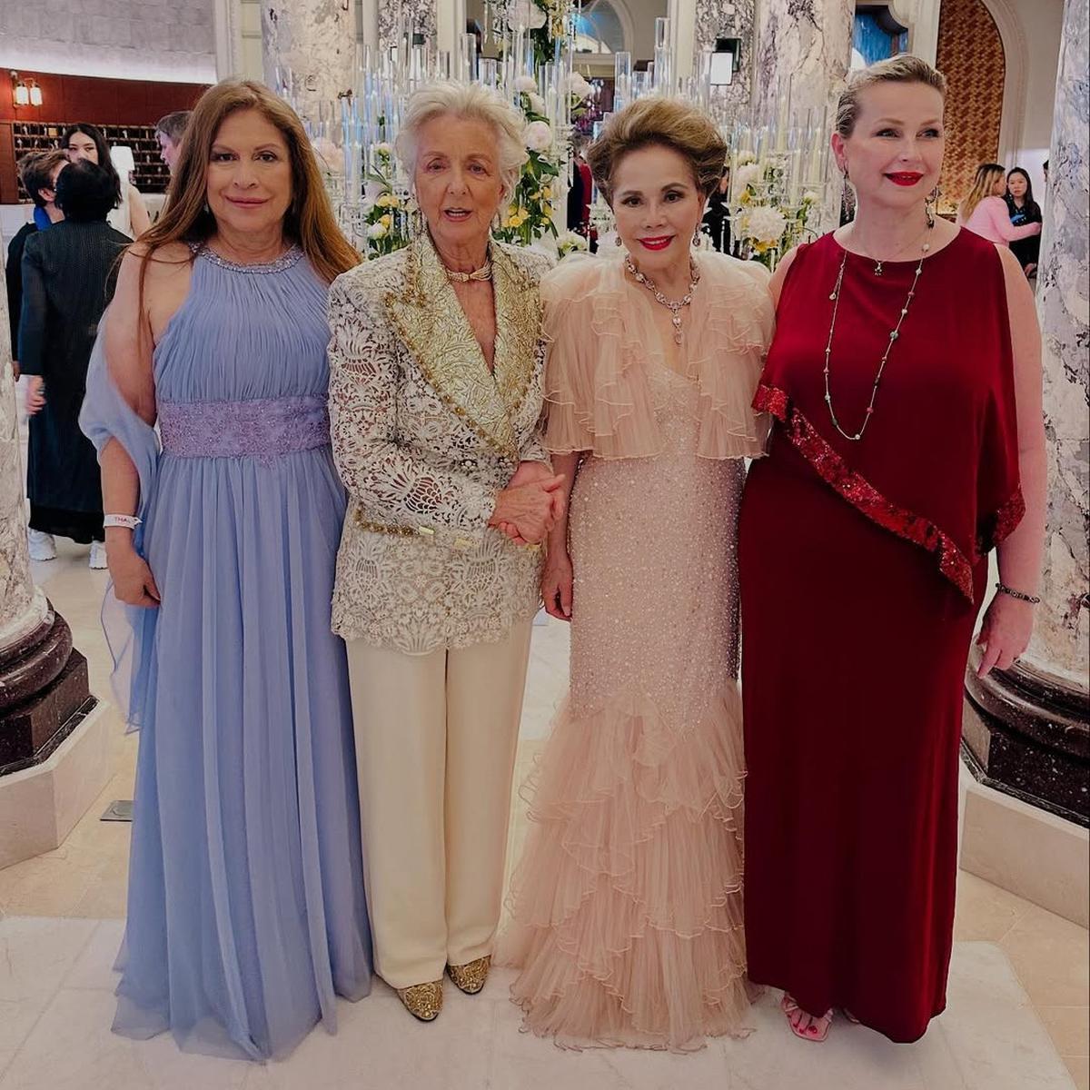 Potret Cantik Istri Presiden Soekarno di Karpet Merah Festival Film Cannes 2025, Tampil Anggun Pakai Gaun Merah Muda