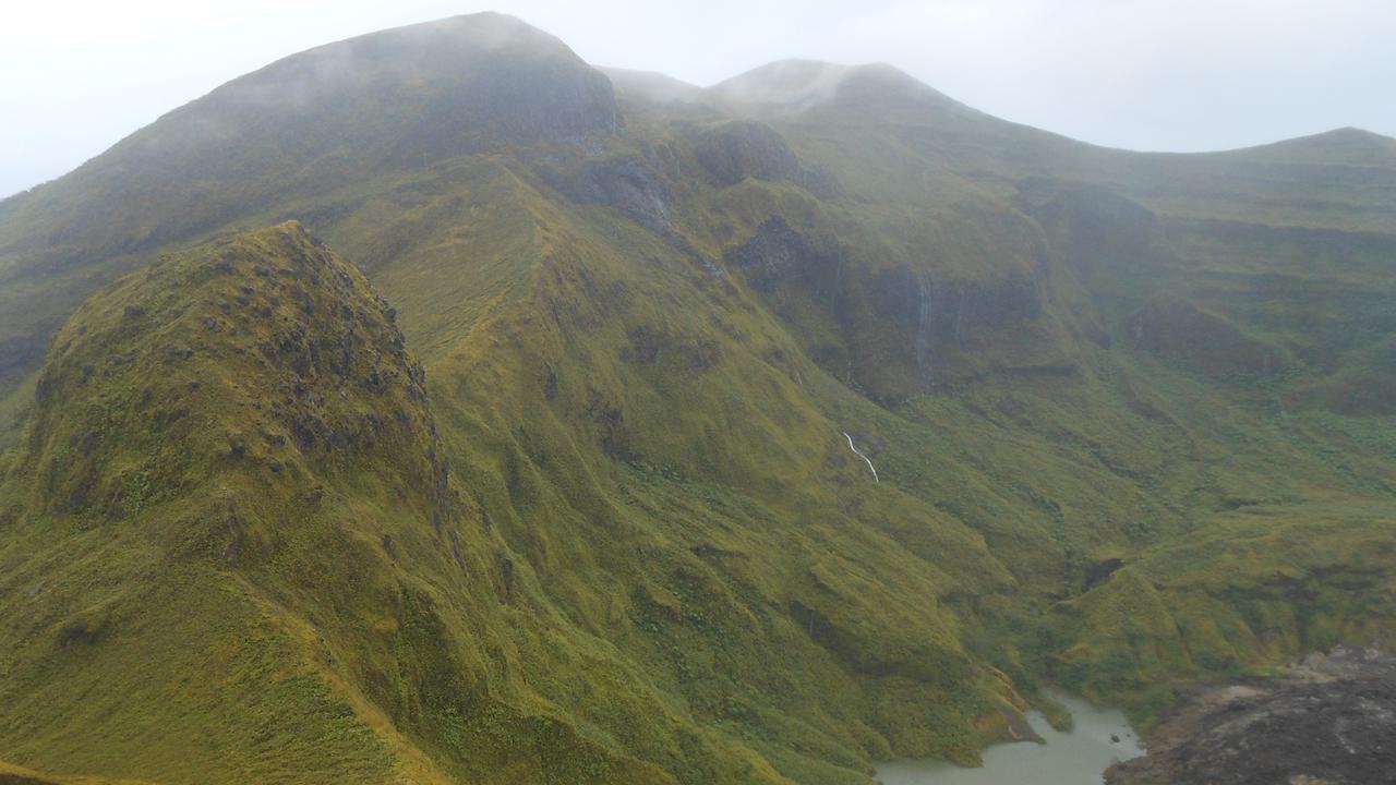 Pemandangan Gunung Awu di Sulawesi. (Dok: Gunung Bagging https://www.gunungbagging.com/awu/)