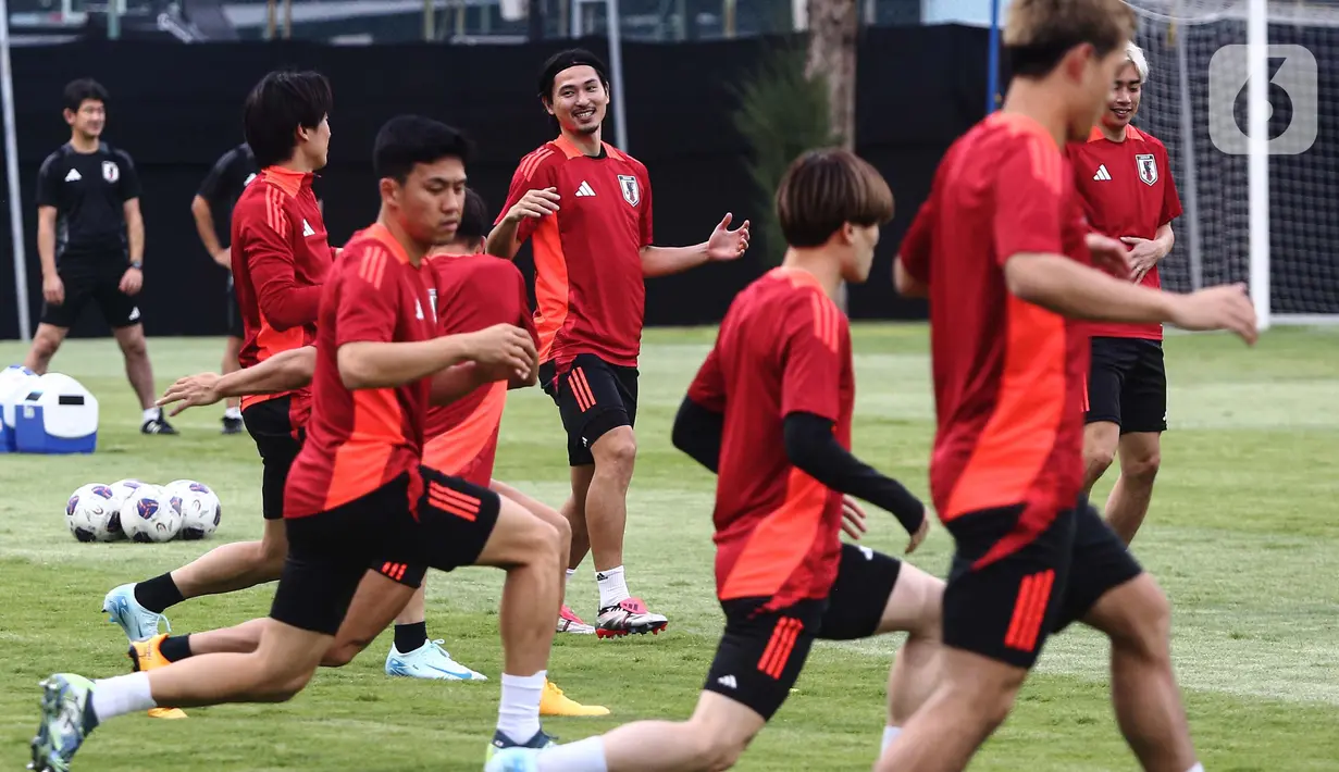 Total 27 pemain sudah bergabung dalam sesi latihan yang kembali digelar di Lapangan A, Kompleks Gelora Bung Karno (GBK), Senayan, Jakarta. (Liputan6.com/Angga Yuniar)