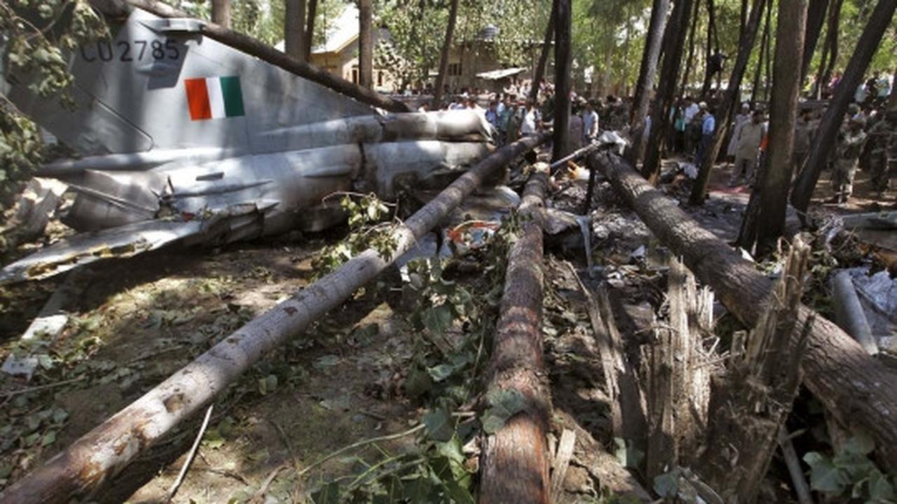 Gagal manuver, jet MiG-21 militer India jatuh