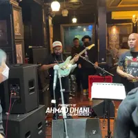 (YouTube Ahmad Dhani Dalam Berita)