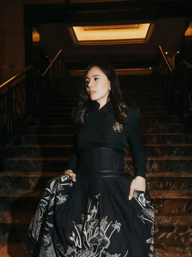 Pesona Memikat Cinta Laura Kiehl hingga Tiara Andini di Wilsen Willim 10th Anniversary Fashion Show