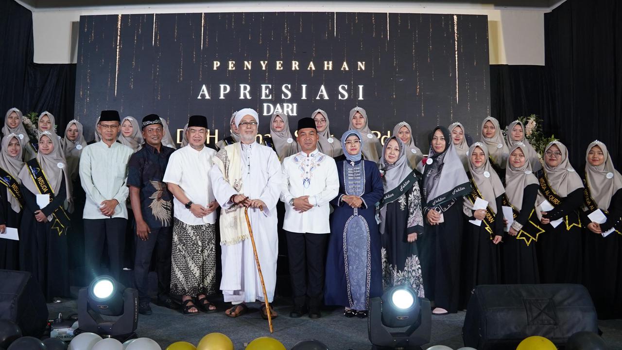 Menteri Wihaji Hadiri Wisuda Tahfidz: Menegaskan Peran Agama dalam Membangun Keluarga Berkualitas