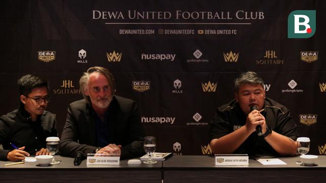 Konferensi Pers Perkenalan Pelatih Baru Dewa United Jan Olde Riekerink untuk BRI Liga 1 2022/2023