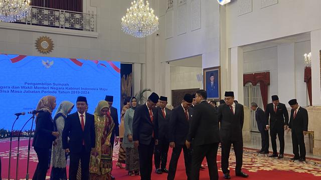 Jokowi melakukan reshuffle kabinet (19/8/2024).