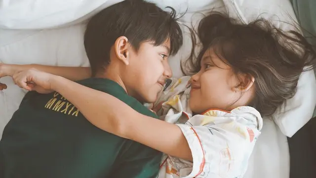 6 Potret Kekompakan Buah Hati Nana Mirdad dan Andrew White, Sibling Goals