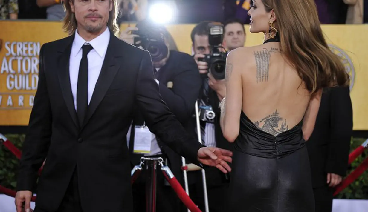 Menggugat cerai pertama kali, sekarang Angelina Jolie terima balasannya. Soal hak asuh anak, kabarnya Brad Pitt akan menjadi pemenangnya dan Jolie tak akan mendapat hak asuh penuh keenam anaknya itu. (AFP/Bintang.com)