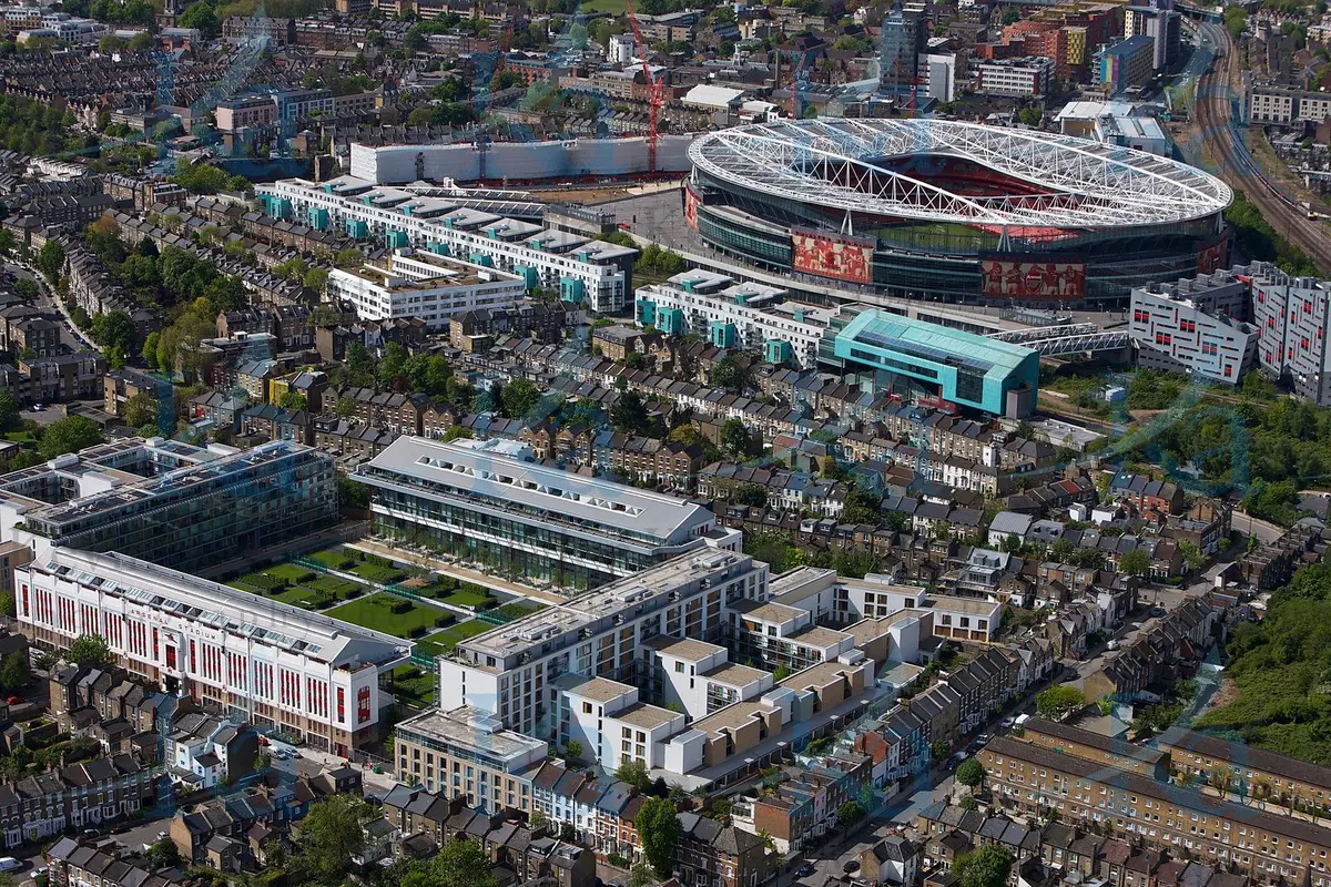 Highbury dan Emirates Stadium