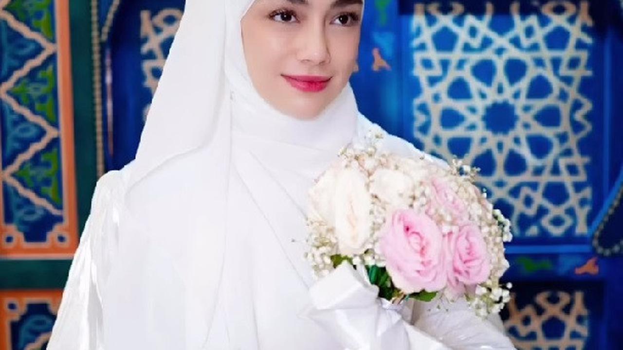 Potret Cantik Celine Evangelista Tampil Berhijab, Sempat Mengaku Nyaman hingga Penampilan Lebih Tertutup