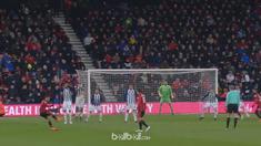 Junior Stanislas mencetak gol melalui free kick yang sulit dihalau kiper lawannya. This video is presented by Ballball.