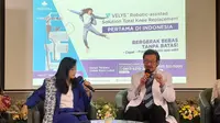 Profesor Nicolaas Budhiparama MD, PhD, SpOT(K) FICS memimpin operasi penggantian lutut menggunakan teknologi Velys Robotic pertama di Indonesia.