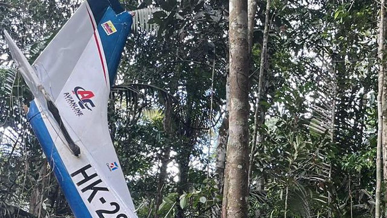 Di dalam pesawat itu ada pilot, ketua masyarakat adat Huitoto, ibu keempat bocah Magdalena Mucutui Valencia, dan empat bocah tersebut yang berusia 13 tahun, sembilan tahun, empat tahun, dan 11 bulan.