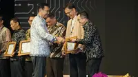 Lembaga Administrasi Negara (LAN) menerima penghargaan Penggunaan Produk Dalam Negeri (P2DN) Tahun 2024 dari Kementerian Perindustrian atas Capaian Belanja Produk Dalam Negeri Tahun Anggaran 2023 Kategori Lembaga Negara dan Kementerian/Lembaga dengan Anggaran Belanja Kecil.