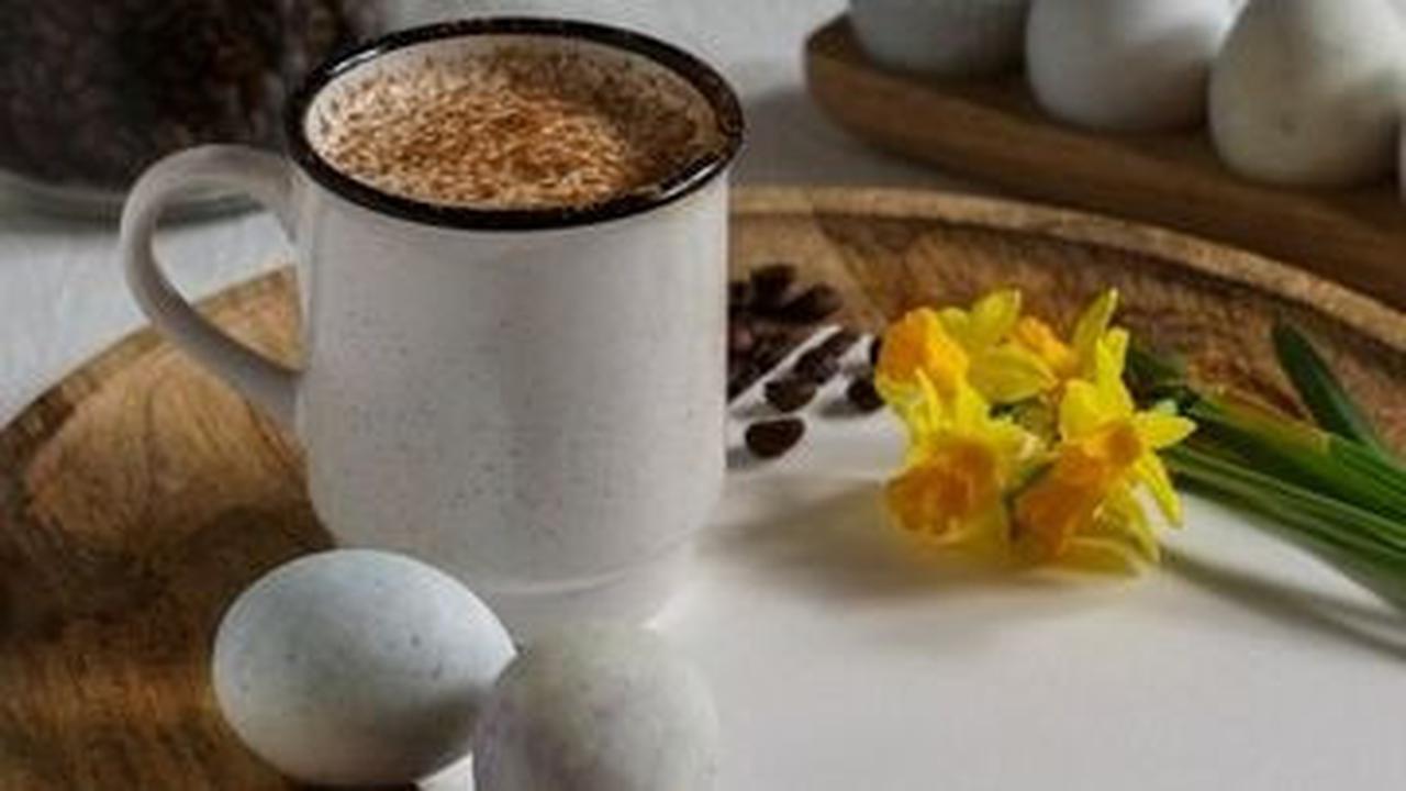 1. Campuran Kopi Hitam, Telur, Madu, dan Merica