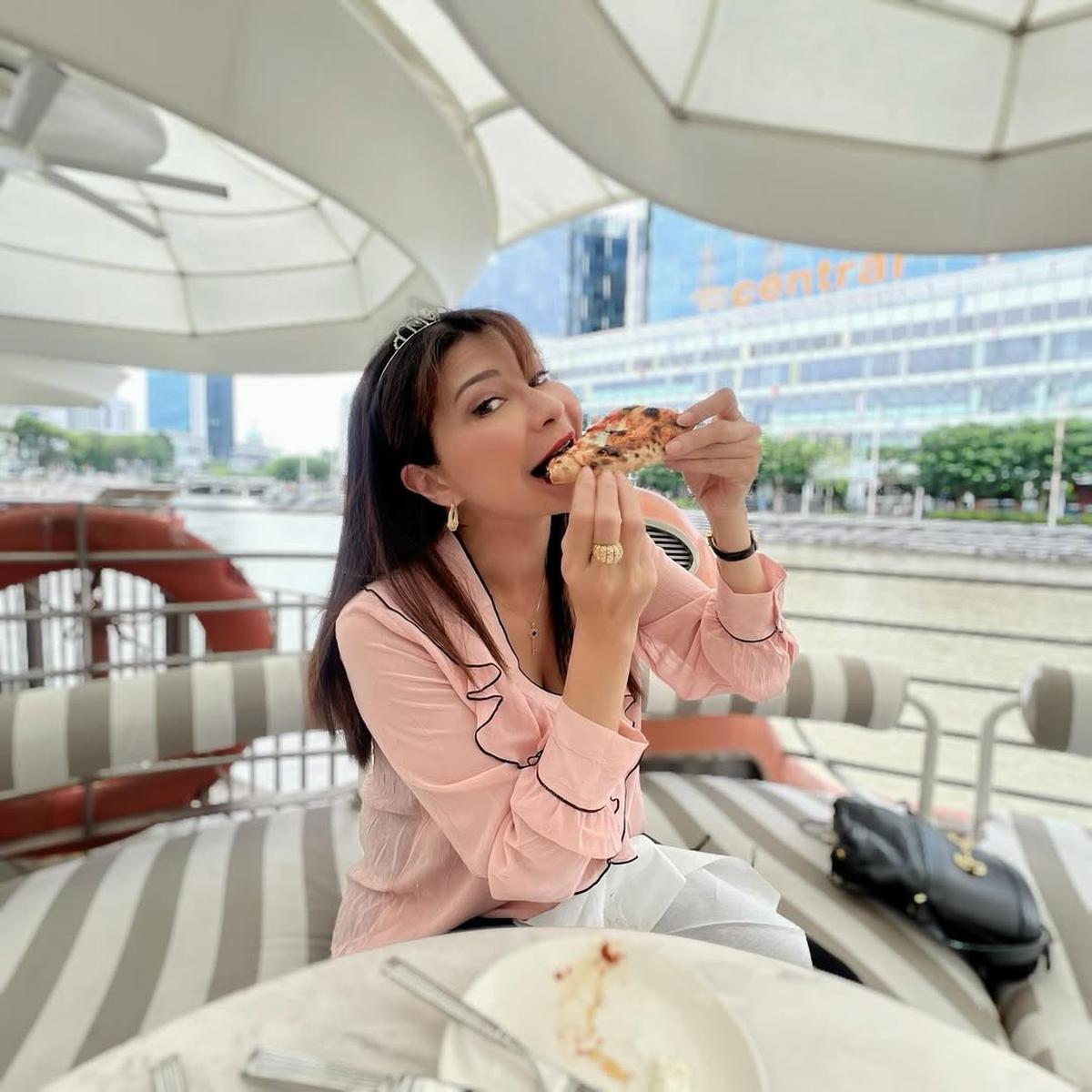 Potret Tamara Bleszynski yang Tetap Tampil Stunning di Usia 50 Tahun, Awet Muda Bak 'Vampir'