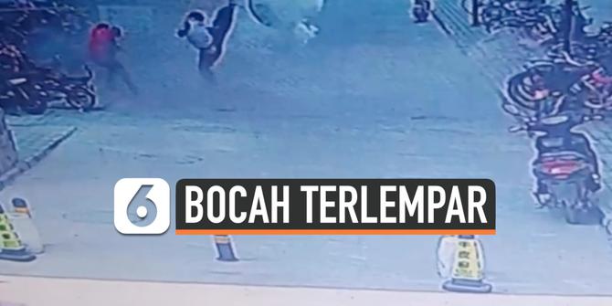 VIDEO: Bocah Picu Ledakan Usai Masukan Korek ke Lubang Got