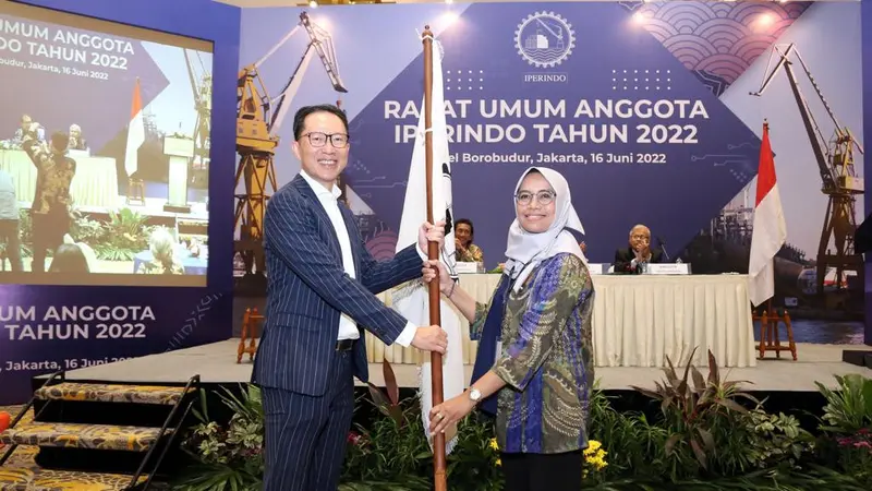 Direktur Utama PT Adiluhung Sarana Segara Indonesia (ASSI) Anita Puji Utami terpilih menjadi Ketua Umum Iperindo (Ikatan Perusahaan Industri Kapal dan Lepas Pantai Indonesia).