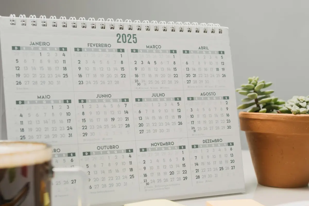 Ilustrasi Kalender 2025. (Dok: pexels/Matheus Bertelli)