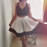 Gaya Demi Lovato dengan pakaian serba mini (via Instagram/Demi Lovato)