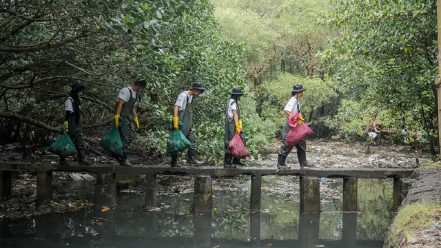 Peringati Hari Sungai Nasional, BRI Peduli Gelar Aksi Bersih Sungai dan Edukasi Kelola Sampah