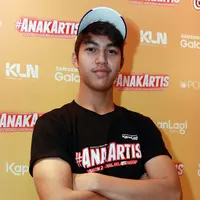 Terlahir dari keluarga pecinta musik seperti kedua pasangan Ahmad Dhani dan Maia Estianty. El Jallaludin Rumi akui banyak pahit-manisnya menjadi anak selebritis yang bertalenta. (Deki Prayoga/Bintang.com)