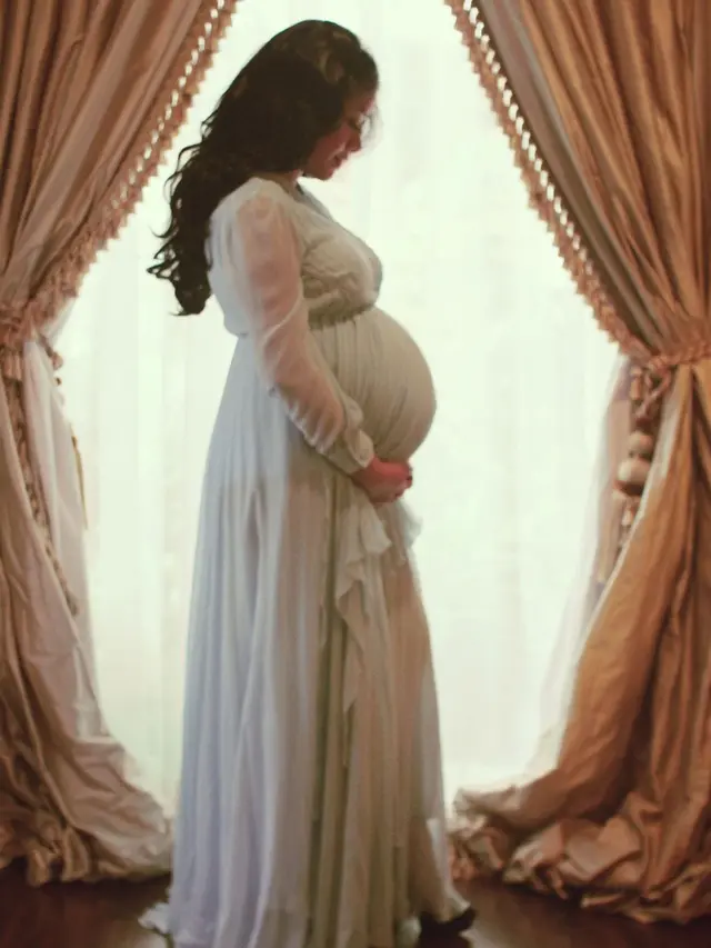 7 Potret Aliya Rajasa Istri Ibas Yudhoyono Hamil Anak Keempat, Baby Bump Kian Besar