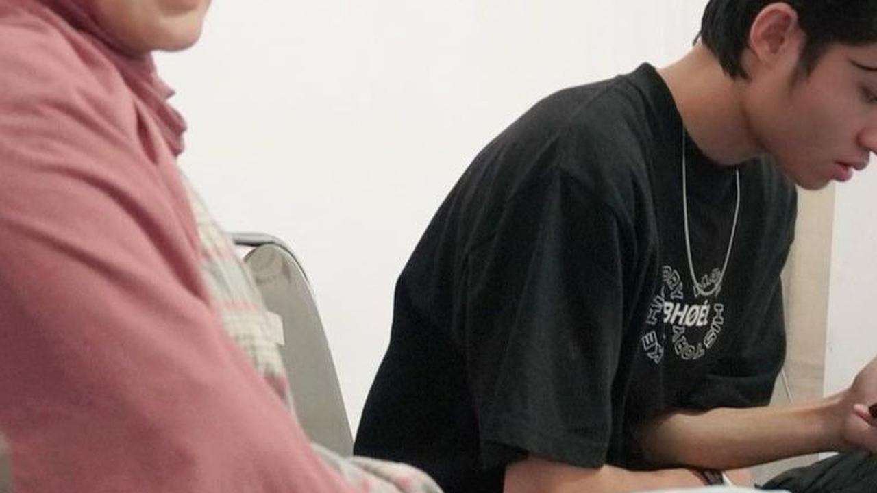 Lepas Sidang Perceraian Pertama, Langsung Temani Anak Manggung<br>