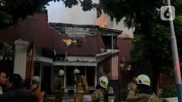 Rumah Mewah di Menteng Jakarta Pusat Hangus Terbakar