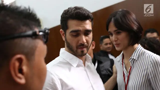 [Bintang] Fachri Albar Divonis Tujuh Bulan Rehabilitasi