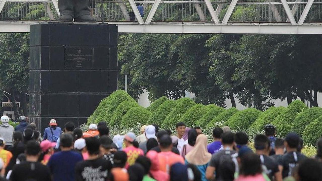 Sejak subuh mereka sudah mulai memadati jalan protokol Jakarta dari Jenderal Sudirman hingga MH Thamrin. Foto: Liputan6.com / Herman Zakharia