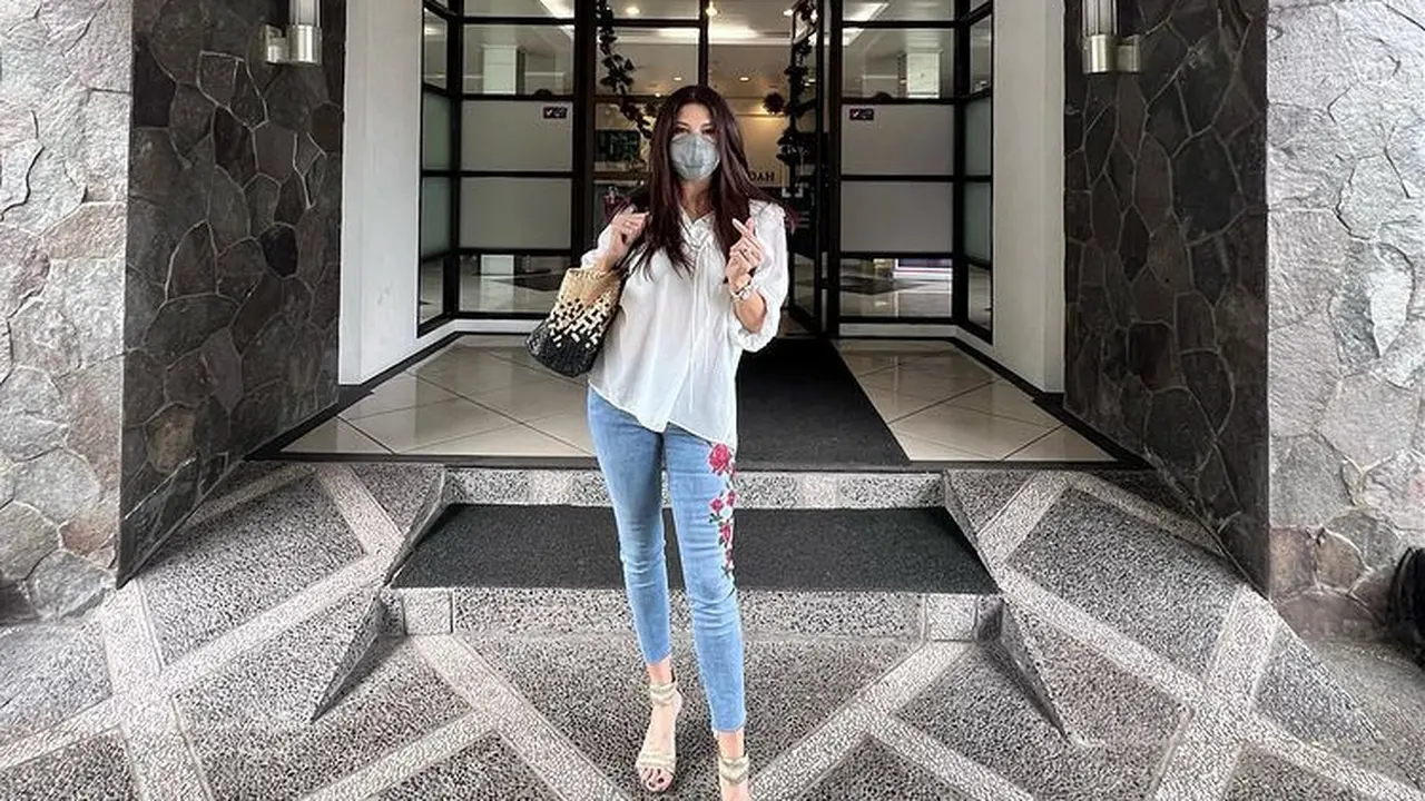 Tamara Bleszynski berfoto di hotelnya. (Foto:Instagram/@tamarableszynskiofficial)